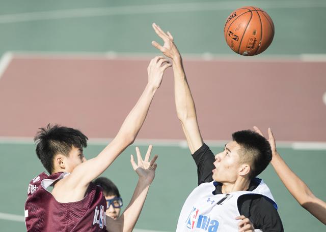 清冷美人被c哭着爬走回来挺进h